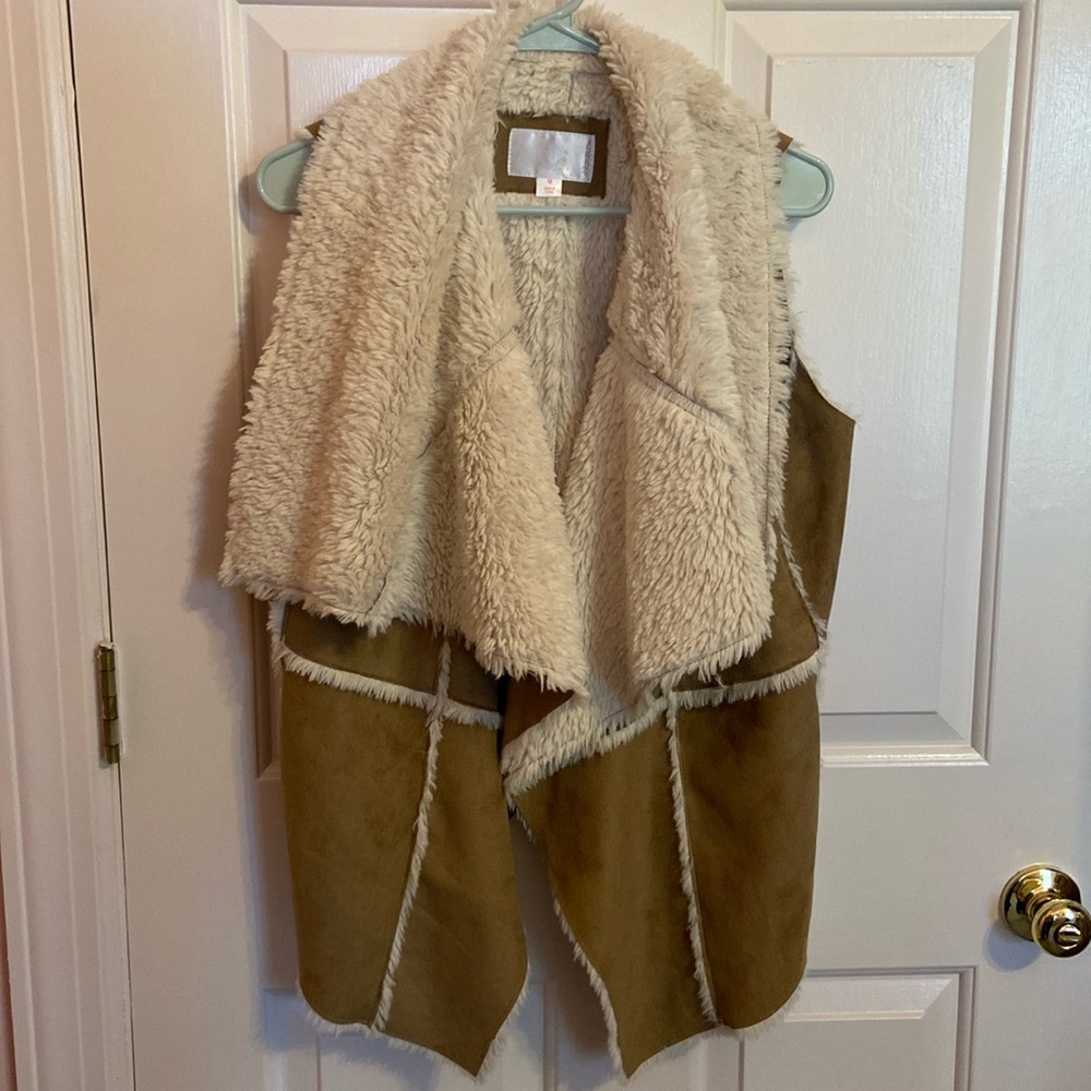 Xhilaration faux fur/suede vest